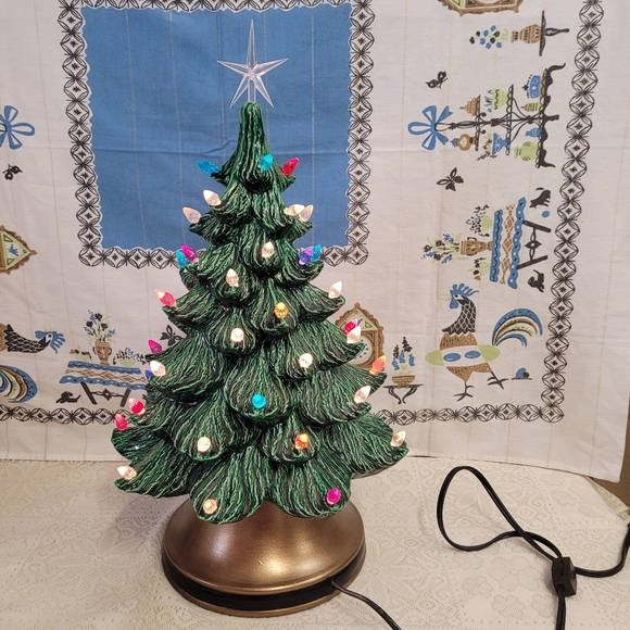 Ceramic Christmas Tree 🎄Vintage 80s